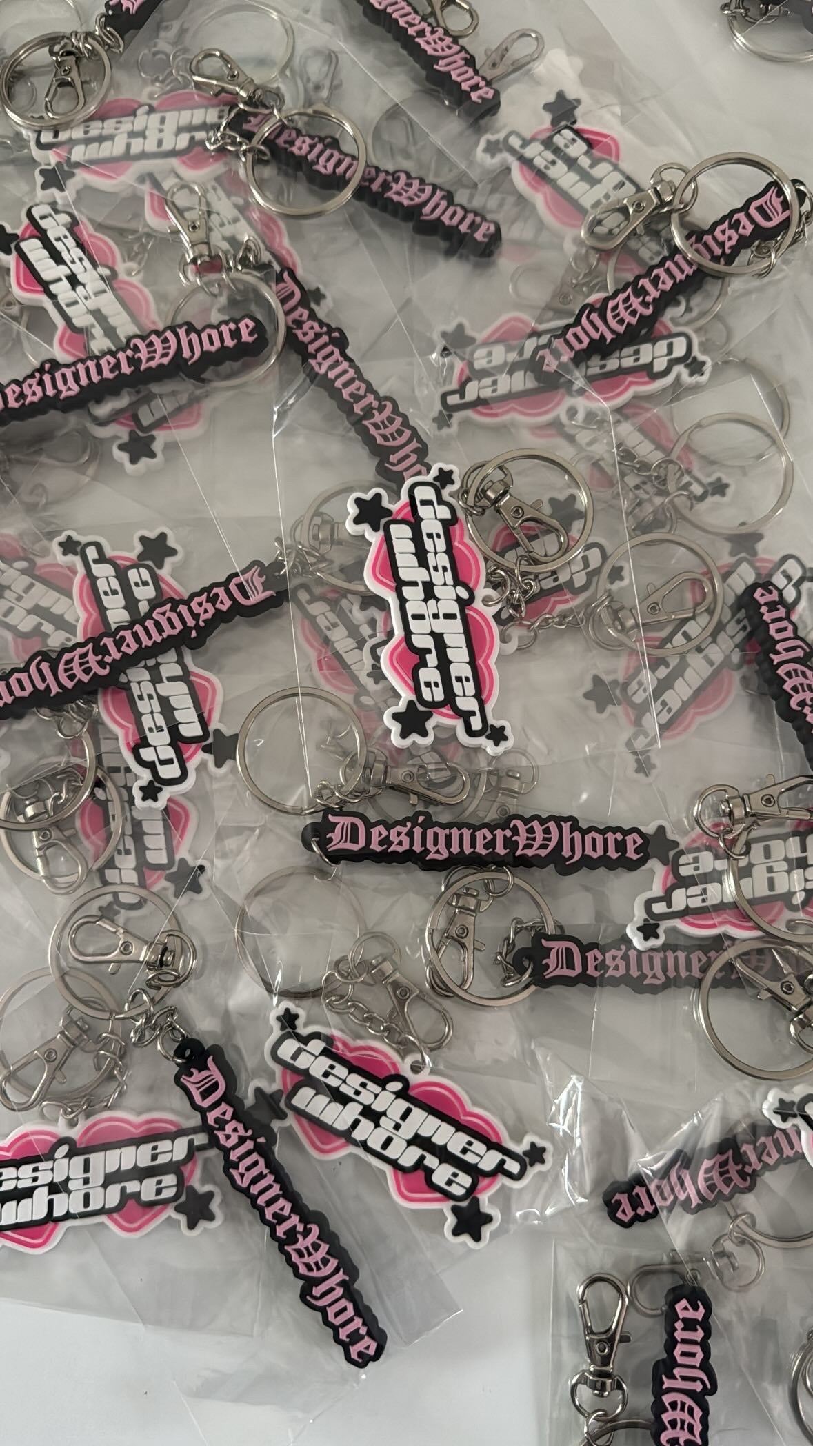 DW SILICONE KEYCHAIN